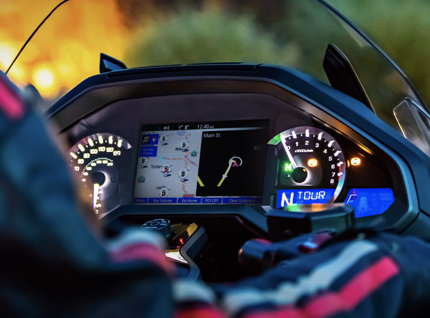 HONDA在海外推出GOLDWING的儀表軟體更新，將導航系統加入即時車流與替代路線的新功能